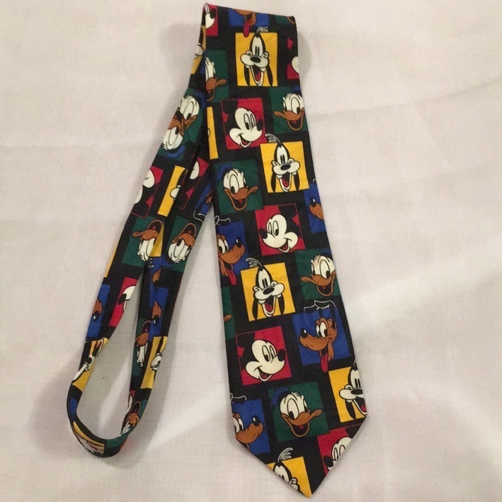 Disney Tie (Q) - Picture 2 of 4